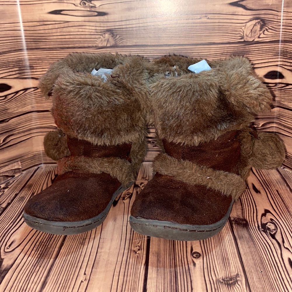Little Girls South Pole Fur Boots. 8 Months